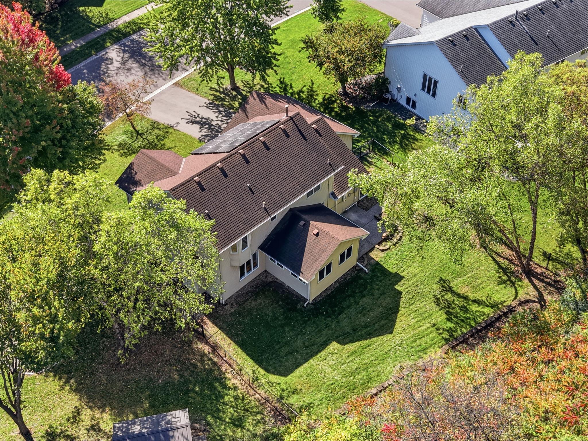 107-web-or-mls-1320_Wildflower_Lane_Chaska_110.jpg