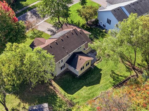 107-web-or-mls-1320_Wildflower_Lane_Chaska_110.jpg