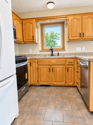 5 Elm Street, Lino Lakes, MN 55014