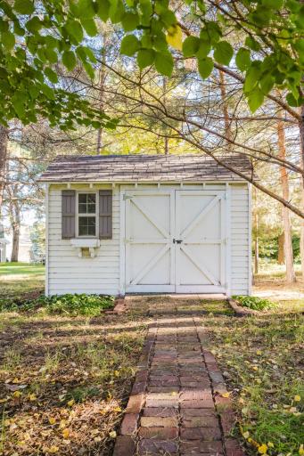 816 Whitetail Lane, Detroit Lakes, MN 56501