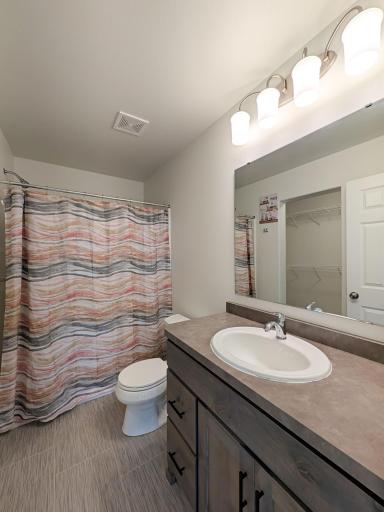 6820 JOSEPH Street, Horace, ND 58047