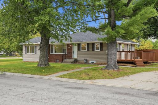 2-web-or-mls-1038_Larpenteur_Avenue_West_Saint_Paul_02516.jpg