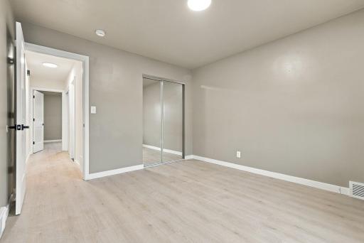 42-web-or-mls-1038_Larpenteur_Avenue_West_Saint_Paul_02296.jpg