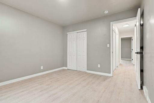 46-web-or-mls-1038_Larpenteur_Avenue_West_Saint_Paul_02306.jpg