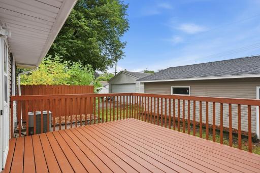 55-web-or-mls-1038_Larpenteur_Avenue_West_Saint_Paul_02411.jpg
