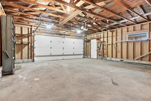 80-web-or-mls-1038_Larpenteur_Avenue_West_Saint_Paul_02451.jpg