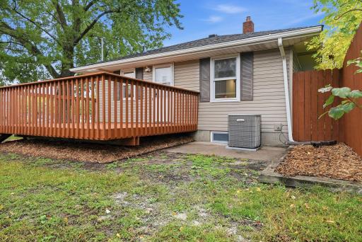 76-web-or-mls-1038_Larpenteur_Avenue_West_Saint_Paul_02421.jpg