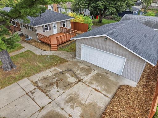 87-web-or-mls-1038_Larpenteur_Avenue_West_Saint_Paul_070.jpg