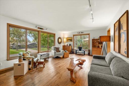 140 Brunswick Avenue S, Golden Valley, MN 55416