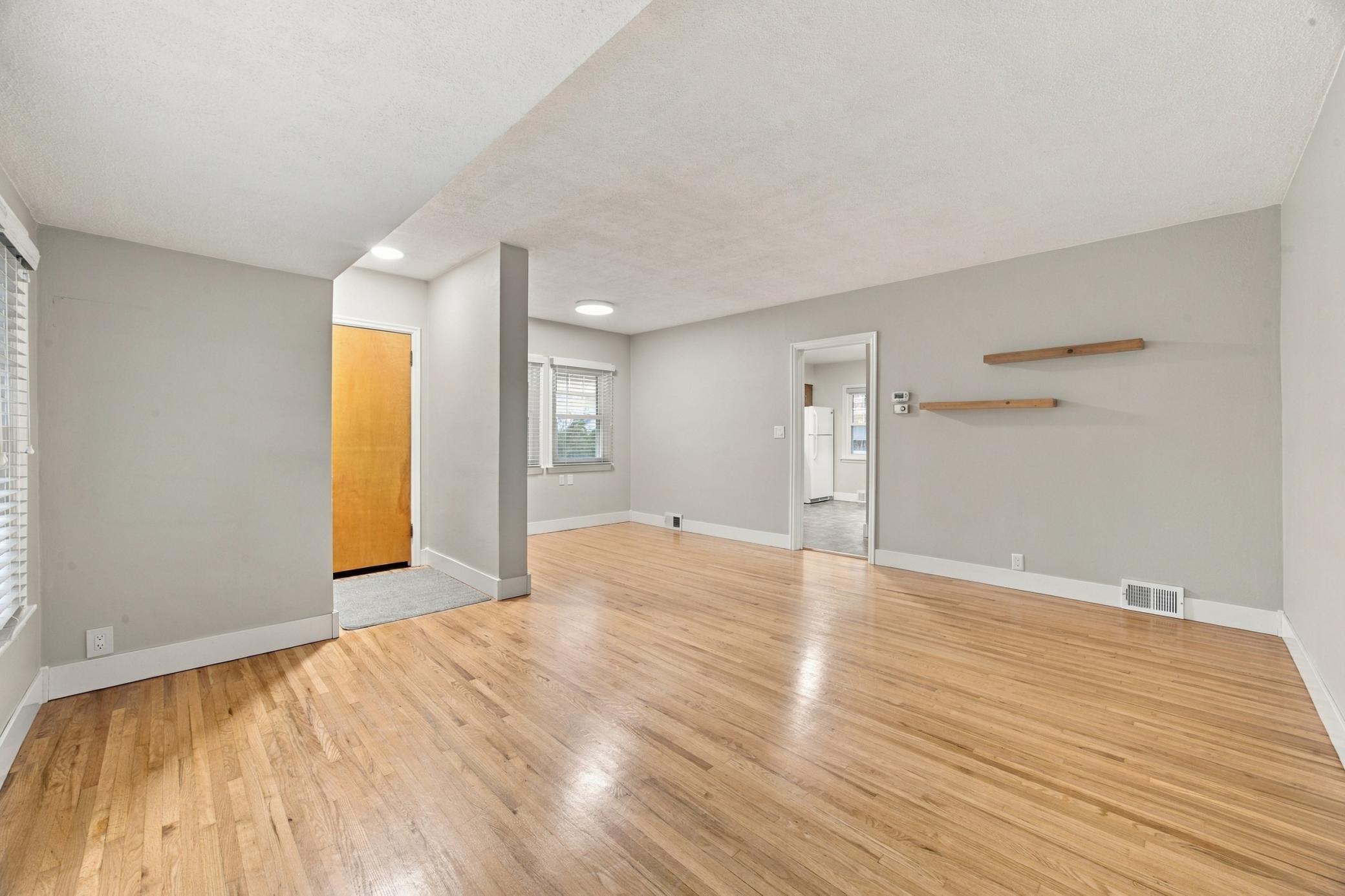 Living Room/Dining