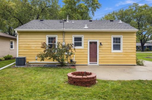 502 21st Avenue N, Fargo, ND 58102