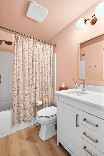 web_Bathroom upper.jpg