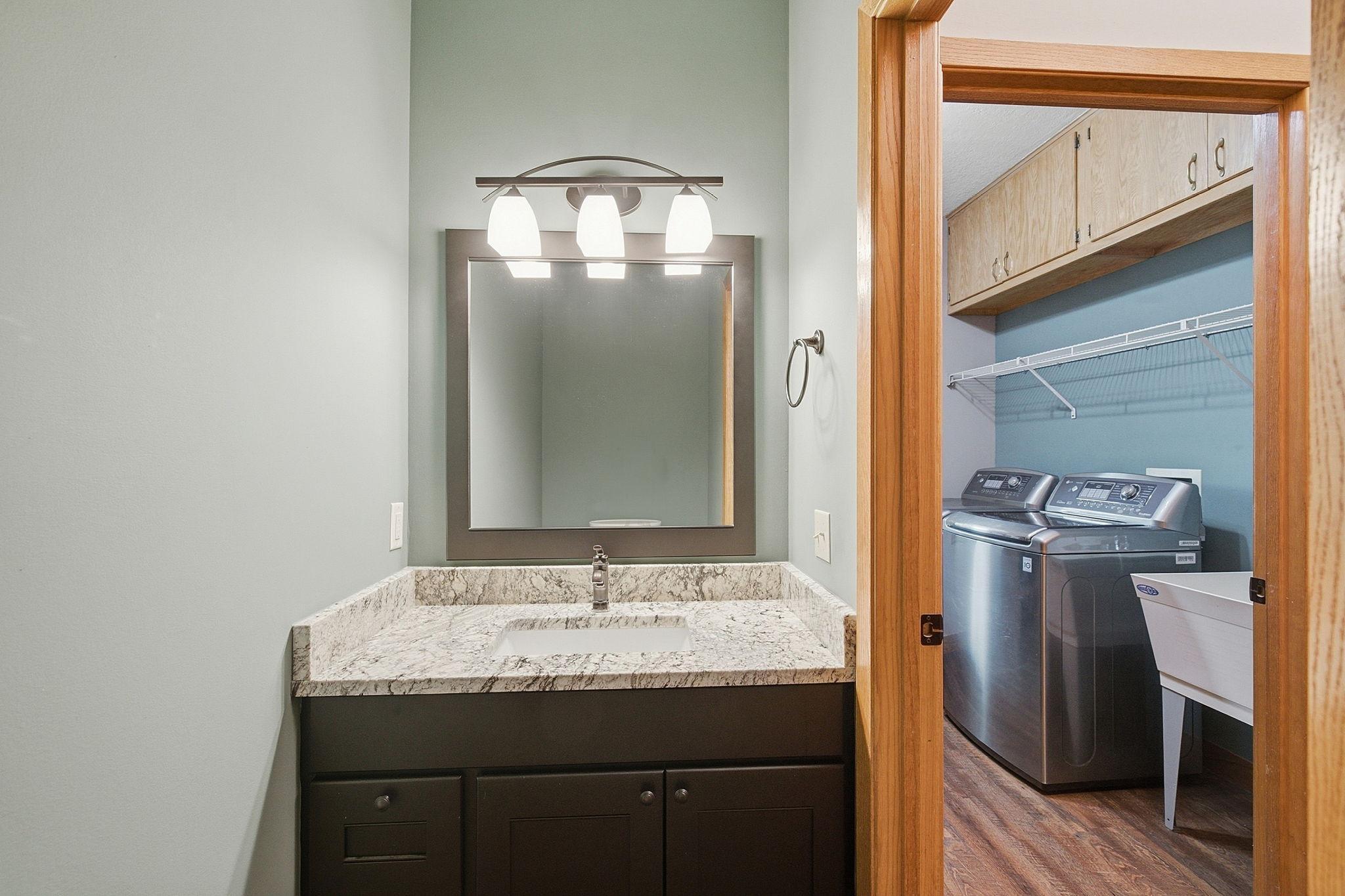 Handsom Powder Bath