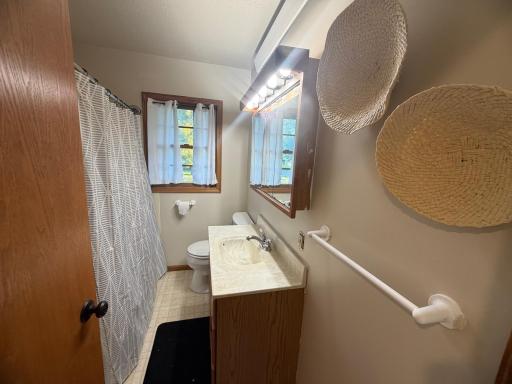 113 W 6th Street, Adrian, MN 56110