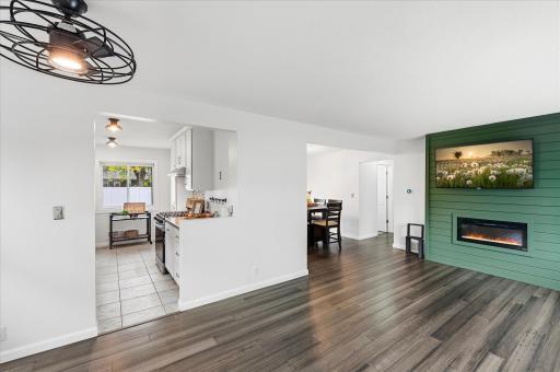 16-9228 Washington St NE 3422883- 016.jpg