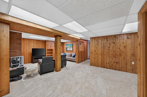 13819 Bellevue Drive, Minnetonka, MN 55345