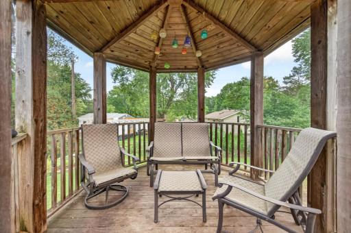 13819 Bellevue Drive, Minnetonka, MN 55345