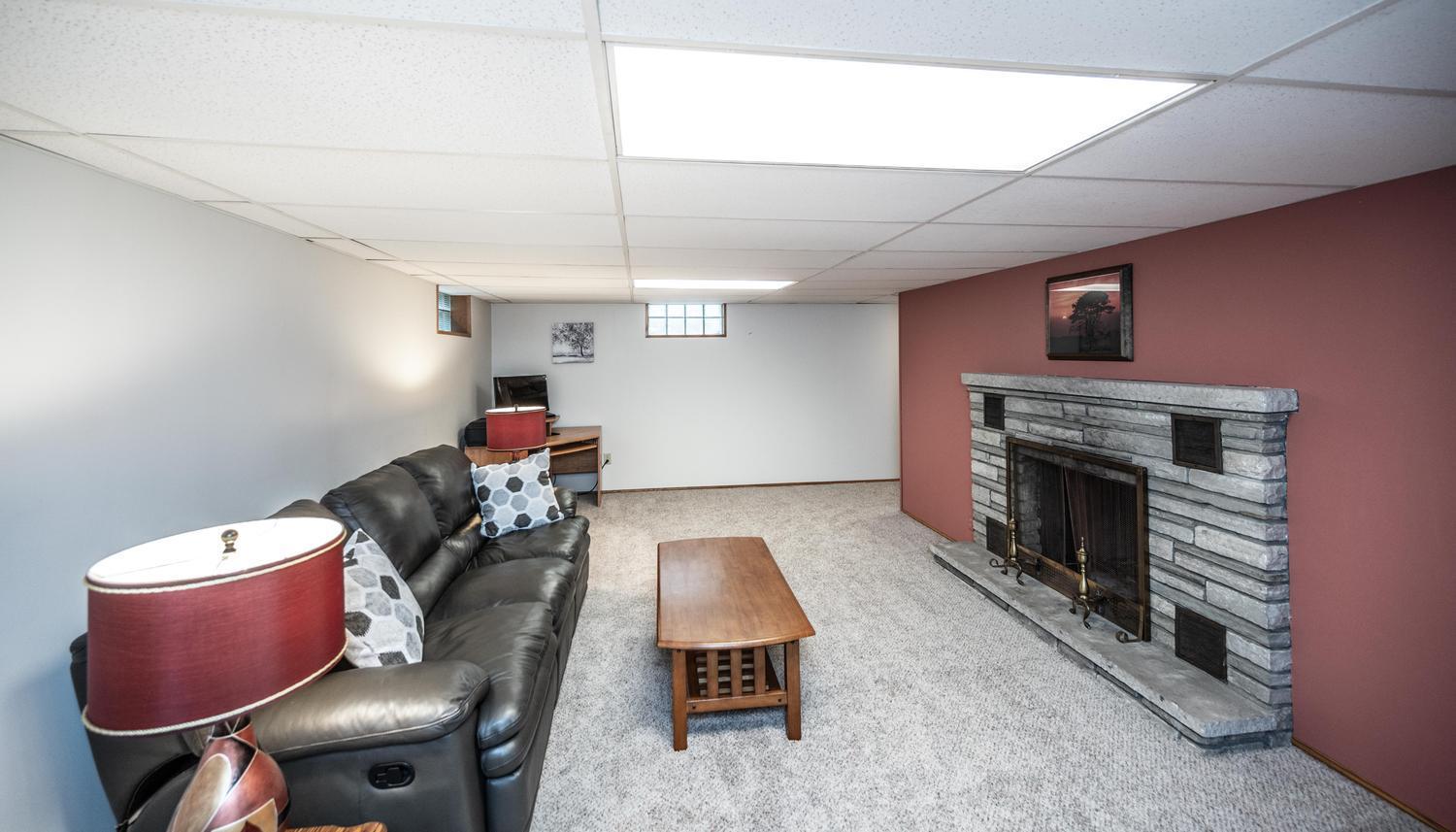 040-017-Family Room-1500x857.jpg
