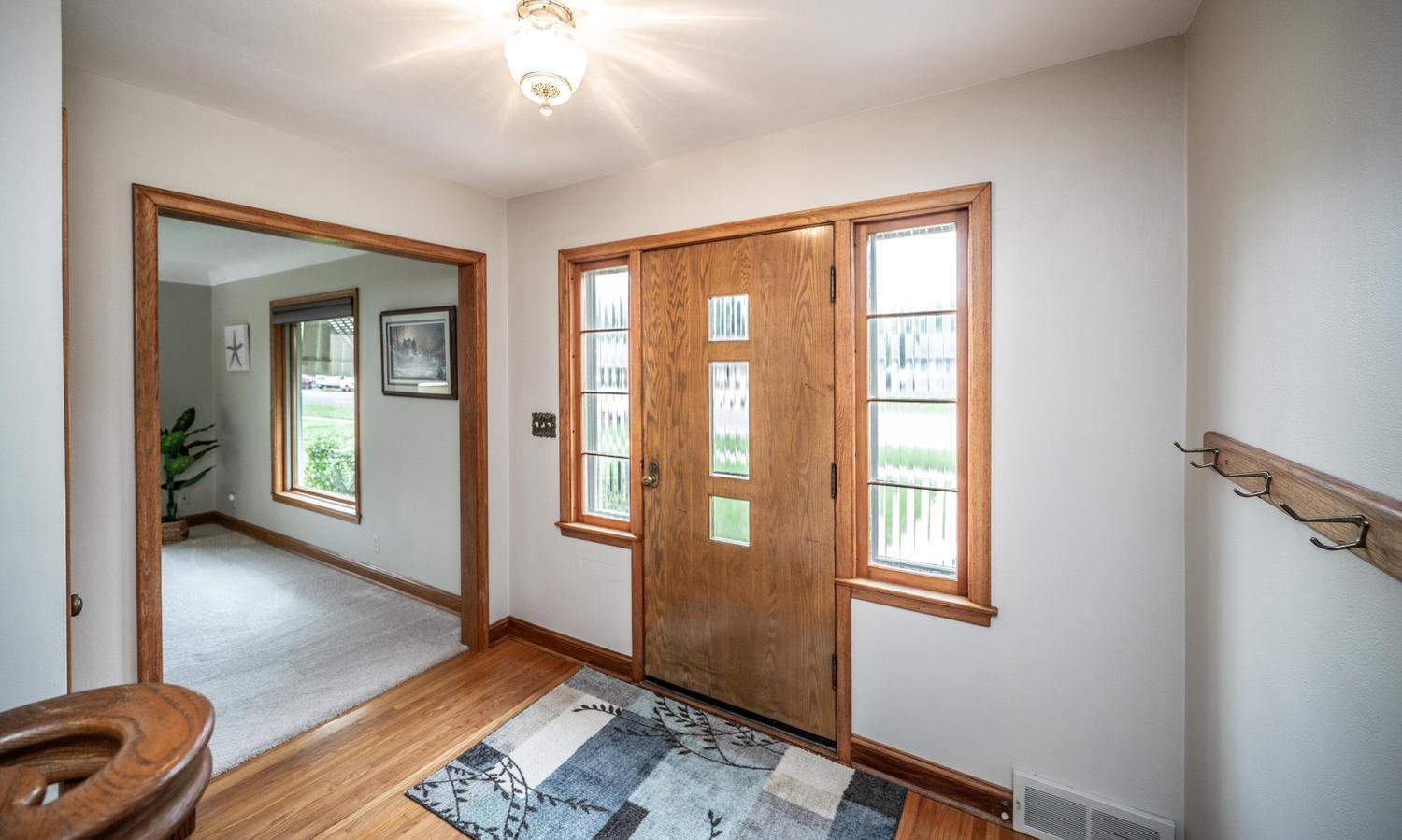 015-037-Entryway-1500x899.jpg