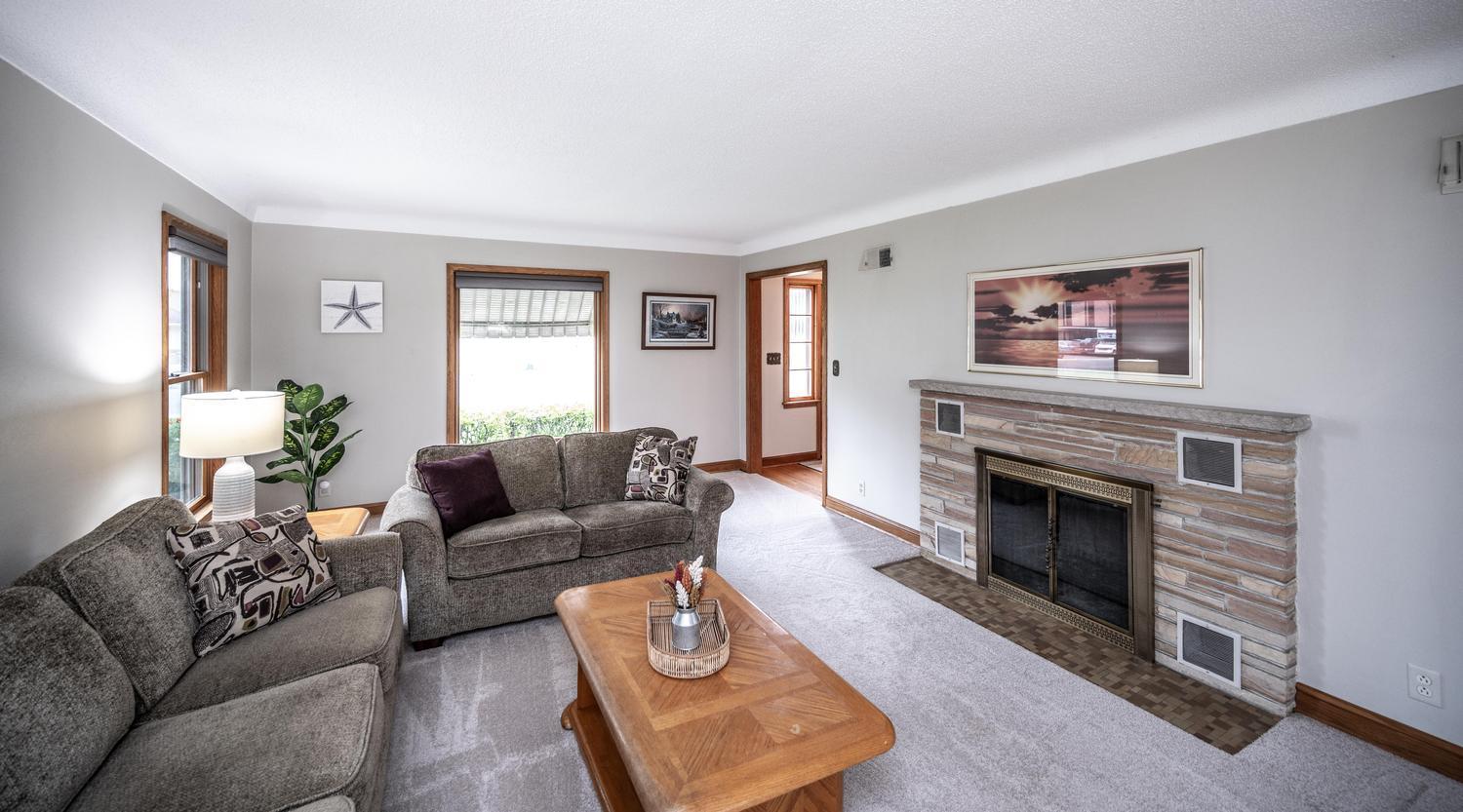 018-011-Living Room-1500x833.jpg