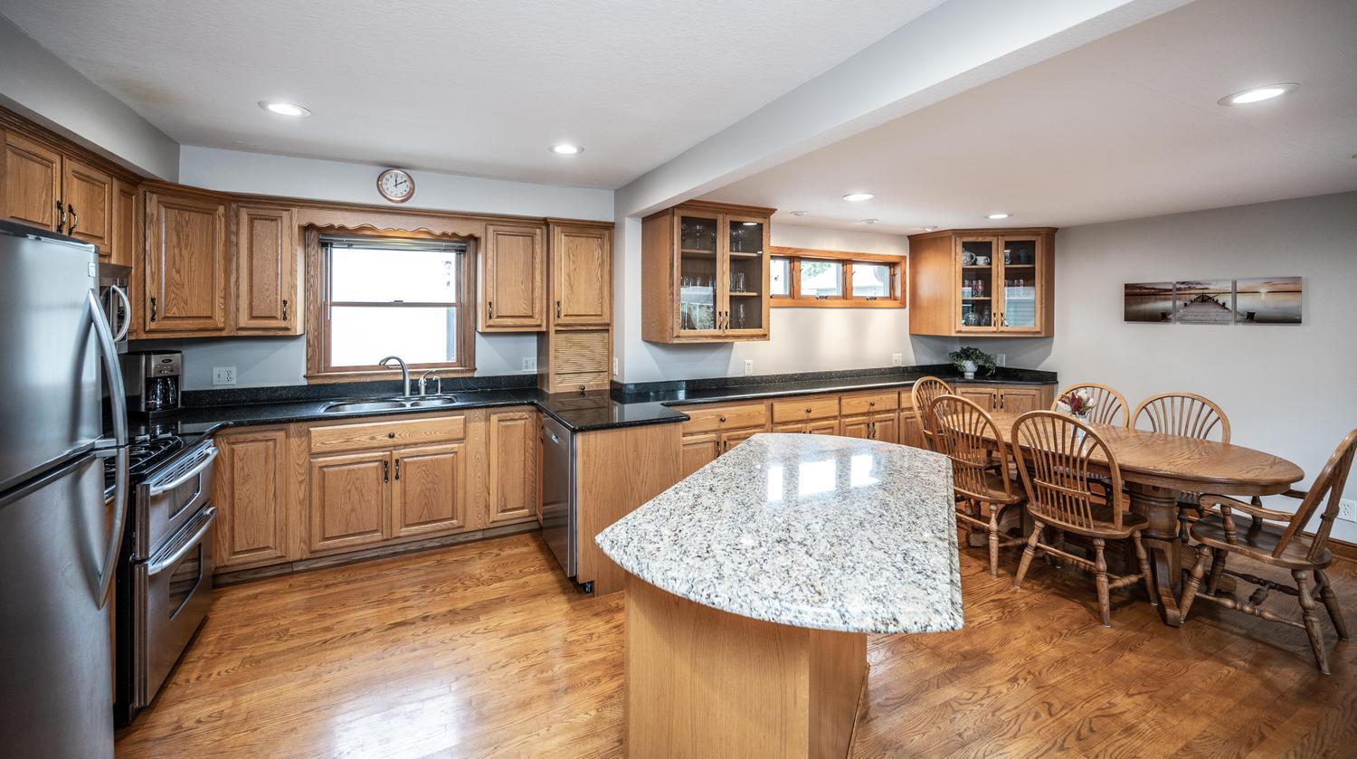 021-021-KitchenBreakfast Bar-1500x840.jpg