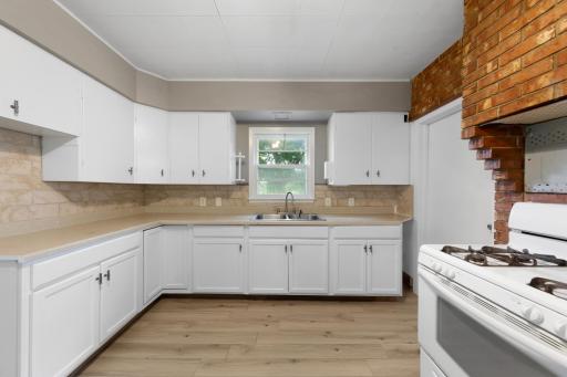 917 Bridge Avenue, Albert Lea, MN 56007