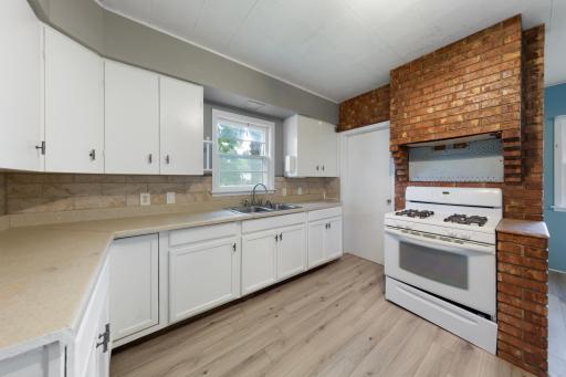 917 Bridge Avenue, Albert Lea, MN 56007