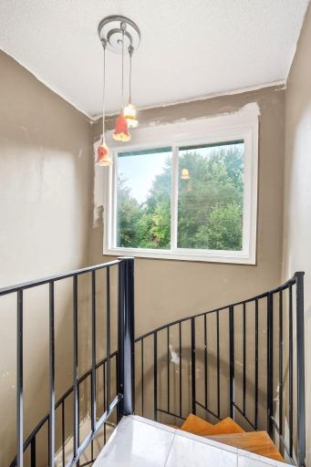 29-web-or-mls-18423-Italy-Ave-Interior-23.jpg