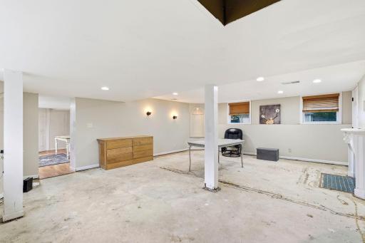 32-web-or-mls-18423-Italy-Ave-Interior-26.jpg