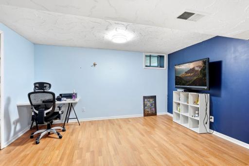 37-web-or-mls-18423-Italy-Ave-Interior-31.jpg