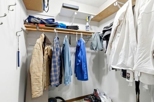 22-web-or-mls-18423-Italy-Ave-Interior-16.jpg