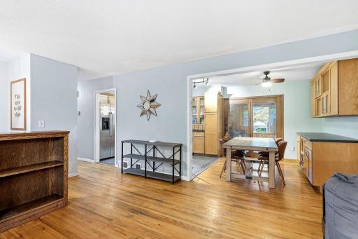 11-web-or-mls-18423-Italy-Ave-Interior-05.jpg