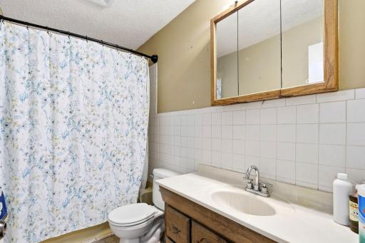 27-web-or-mls-18423-Italy-Ave-Interior-21.jpg