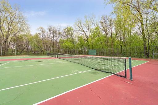 459 W Eagle Lake Drive, Maple Grove, MN 55369