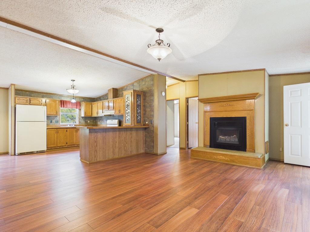 Living Rm & Kitchen.jpg