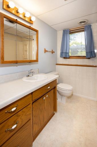1913 26 1/2 Avenue S, Fargo, ND 58103