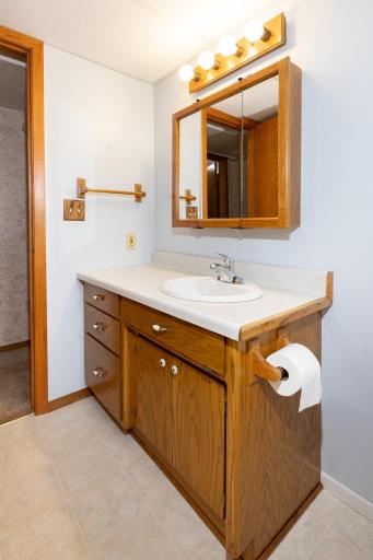 1913 26 1/2 Avenue S, Fargo, ND 58103