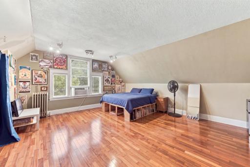 2752 Chicago Avenue, Minneapolis, MN 55407