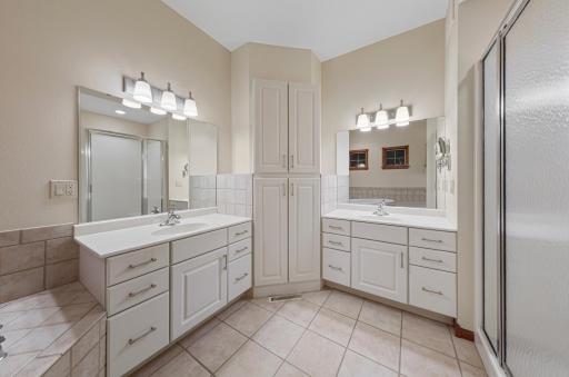 123 Woodhill Court, Mankato, MN 56001