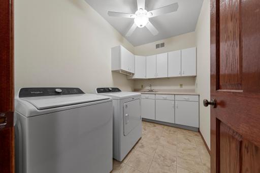 123 Woodhill Court, Mankato, MN 56001
