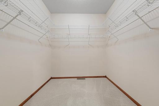 123 Woodhill Court, Mankato, MN 56001