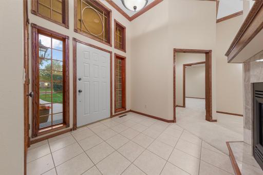 123 Woodhill Court, Mankato, MN 56001