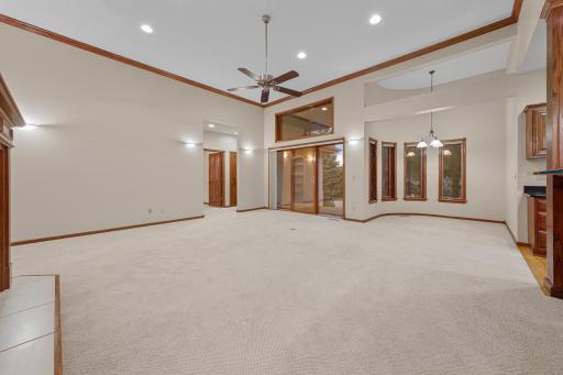 123 Woodhill Court, Mankato, MN 56001