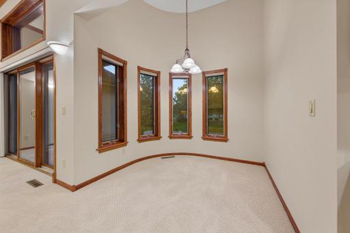 123 Woodhill Court, Mankato, MN 56001