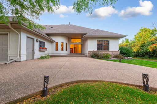 123 Woodhill Court, Mankato, MN 56001
