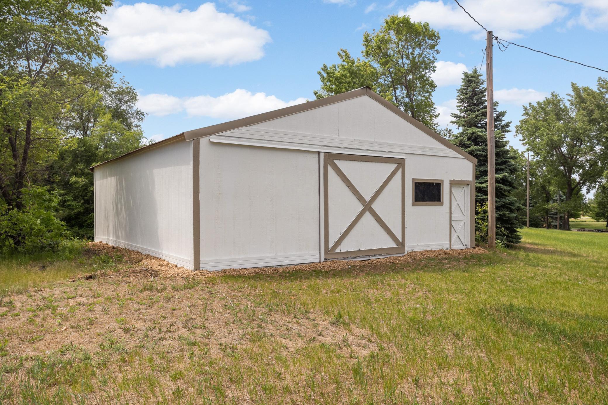 barn located on the property great for storage