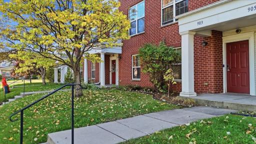 903 8th Avenue N, Minneapolis, MN 55411