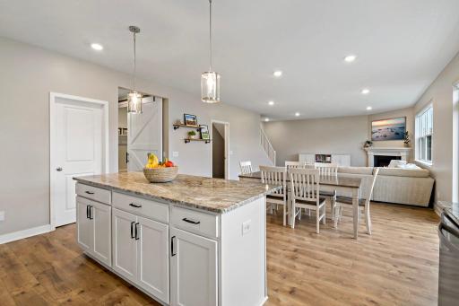 2140 Windermere Circle, Shakopee, MN 55379