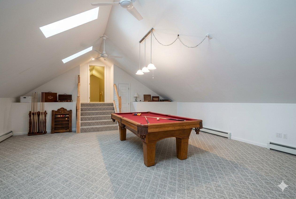 Upper Level Bonus Room