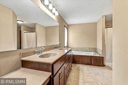 11078 255th Avenue NW, Zimmerman, MN 55398